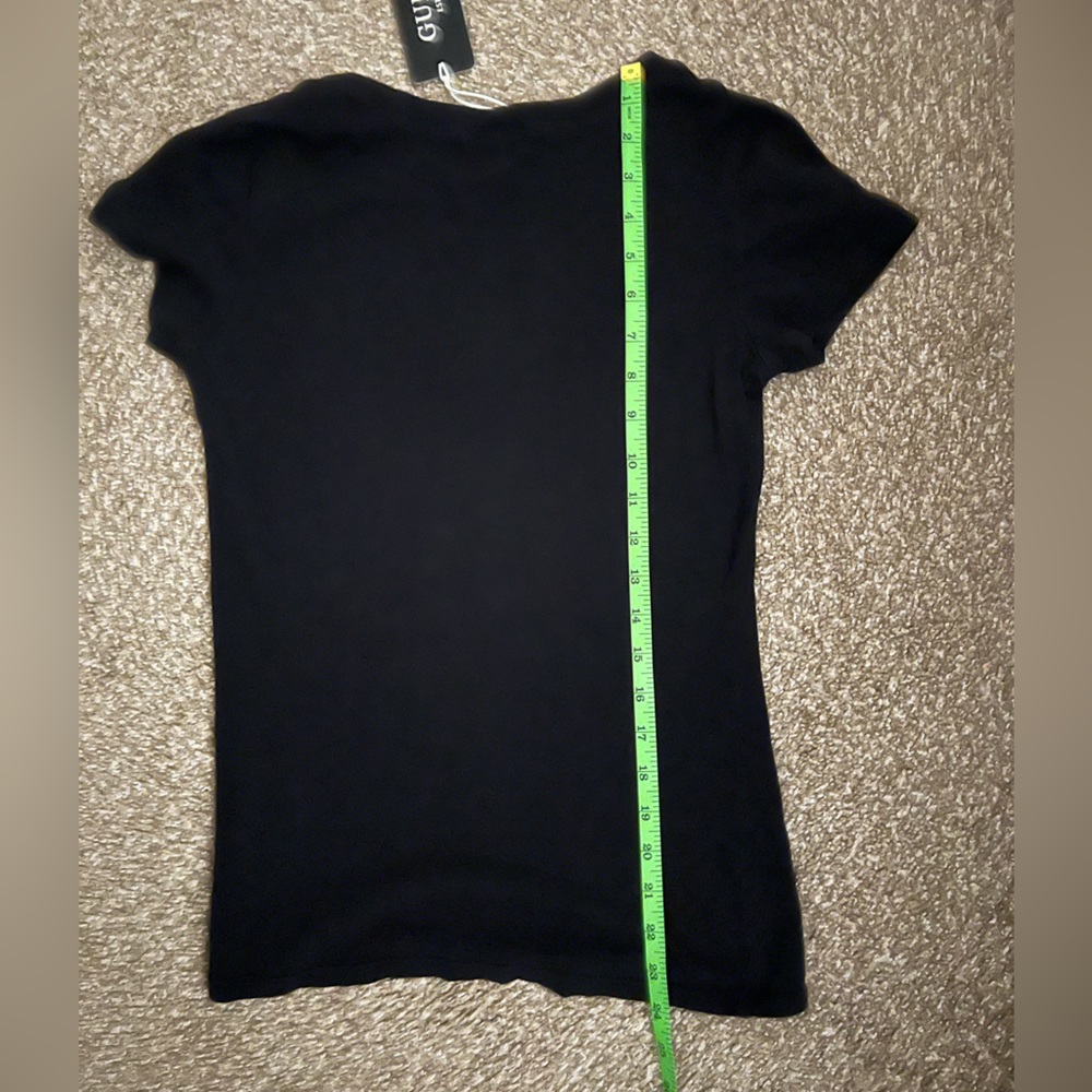 Black Guess T-shirt NWT - Picture 3 of 3